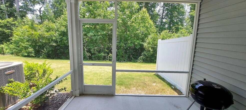 Building Photo - 304 Hazy Hills Ln