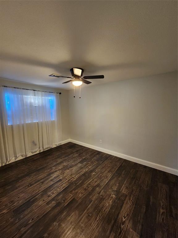 Building Photo - 2123 Quail Valley E Dr