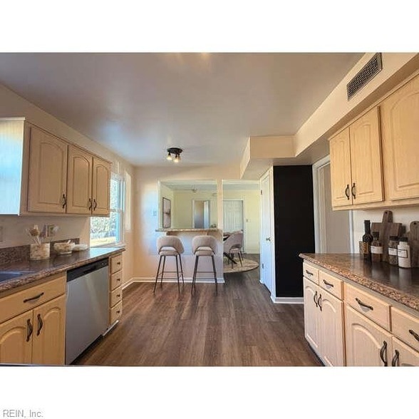 Building Photo - 5492 Pocono Pl