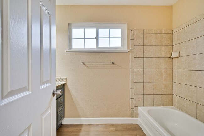 Building Photo - Excellent 2 Bed 1 Bath Home in Santa Clara!