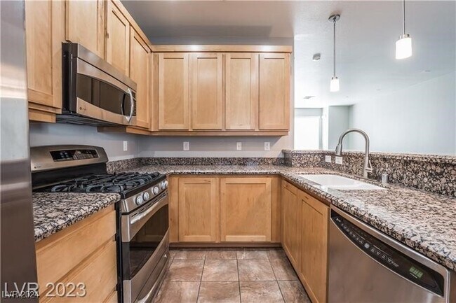 Building Photo - 9050 W Tropicana Ave