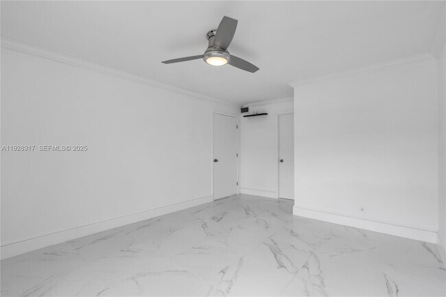 Building Photo - 12 Royal Palm Way