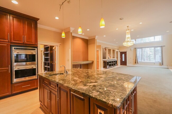 Building Photo - 67 Anderson Pond Rd