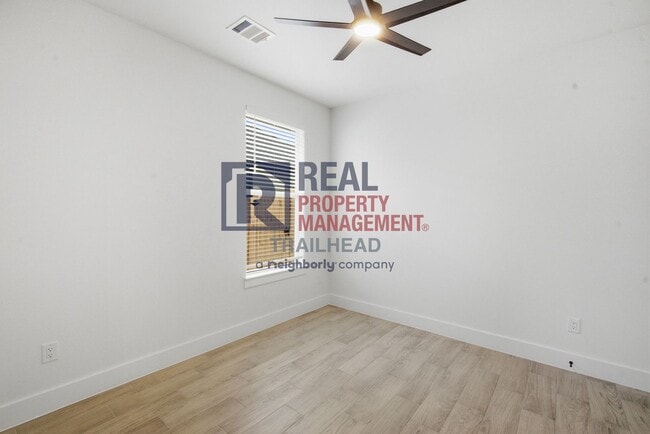 Building Photo - 5620 Van Horn Dr