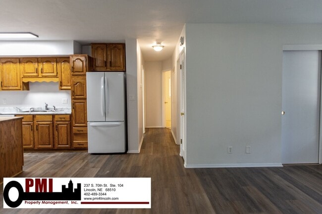 Building Photo - 8030 N Hazelwood Dr