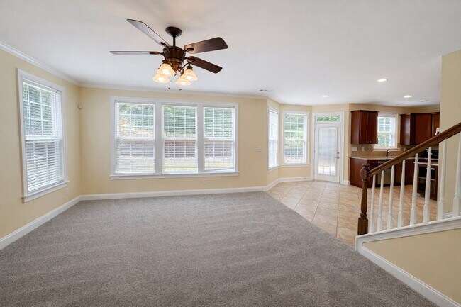 Building Photo - Clean 5 Bedroom Collins Hill Home with First Floor Suite and Oversized Master