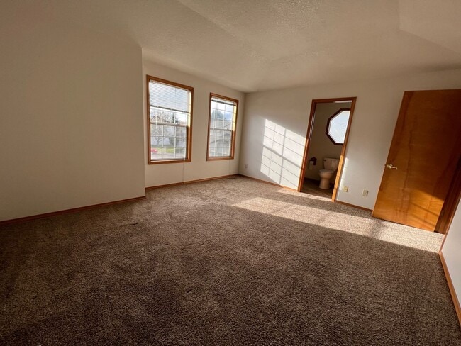 Building Photo - 16040 NW Edward Ct