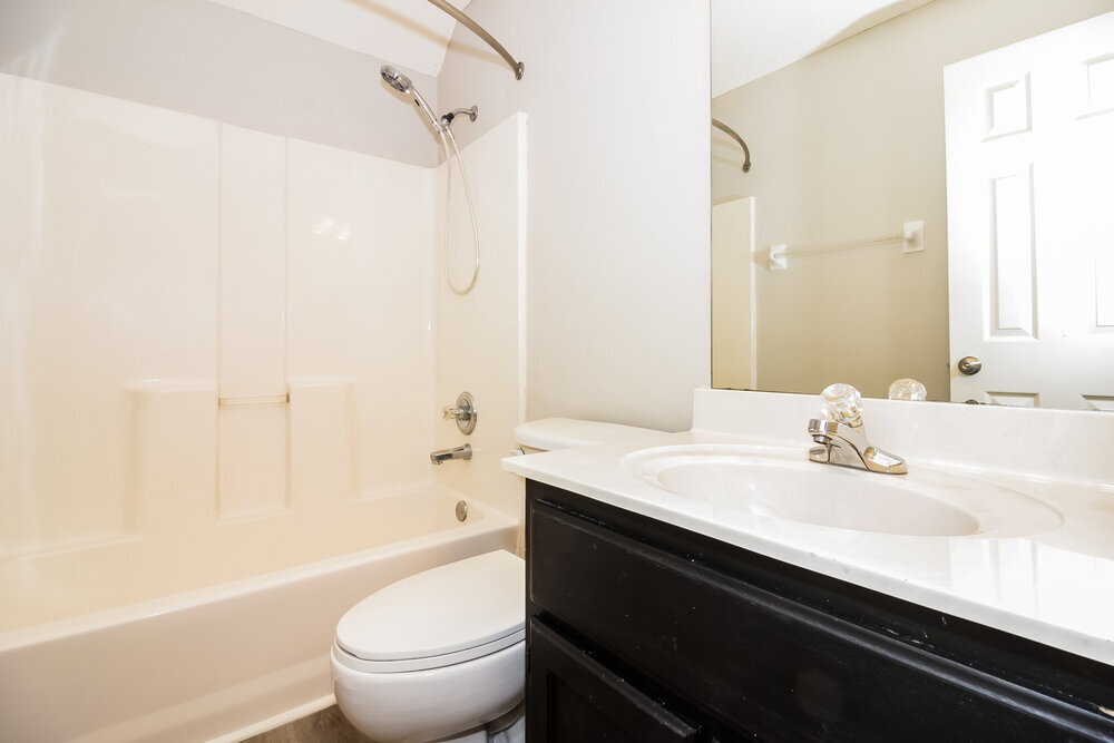 Building Photo - 5030 Baywood Dr