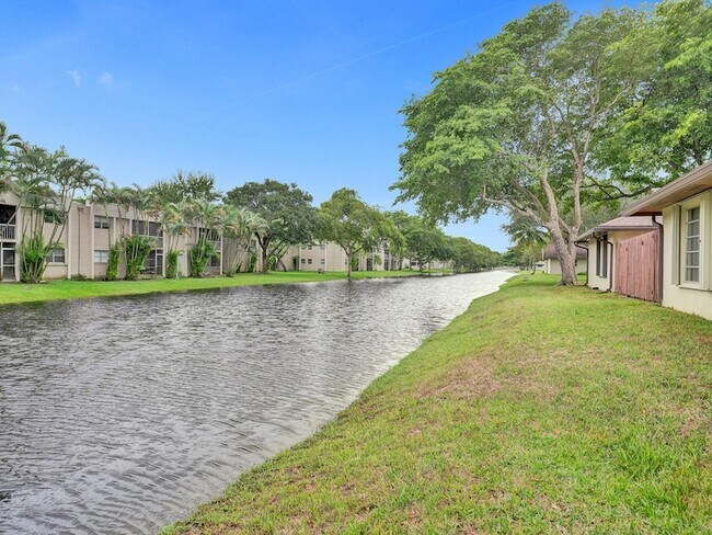 Building Photo - 3747 E Valley Green Dr