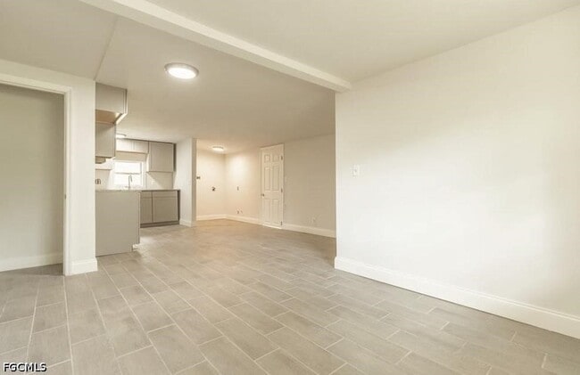 Building Photo - 215 Delray Ave