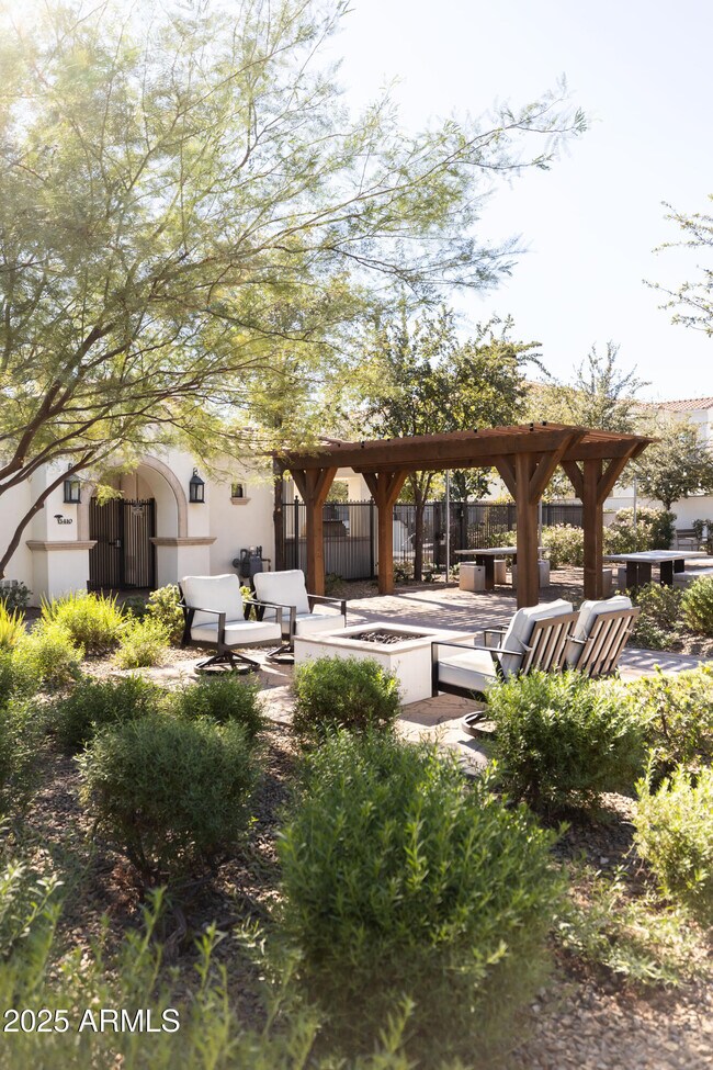 Building Photo - 3507 North 39th Pl