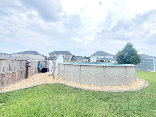 Building Photo - Gorgeous Home In Turnberry Subdivision