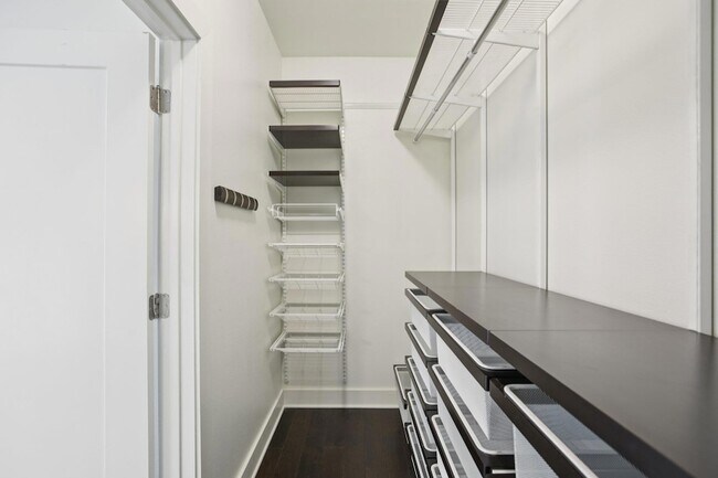 Building Photo - 908 Nueces St