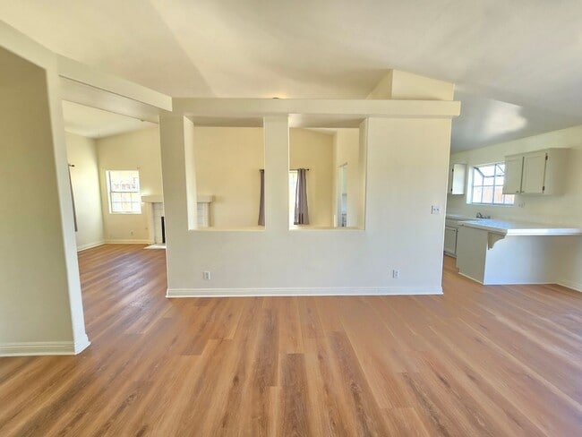 Building Photo - 4 bedroom / 2 bathroom / Open Floor Plan House/ New Vinyl Flooring throughout the house