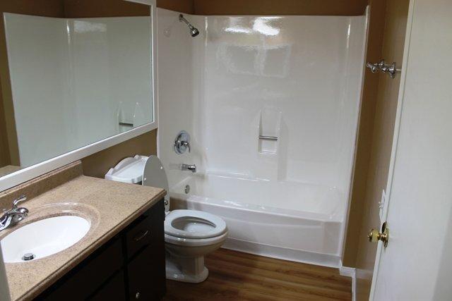 Building Photo - 3142 Midway Dr