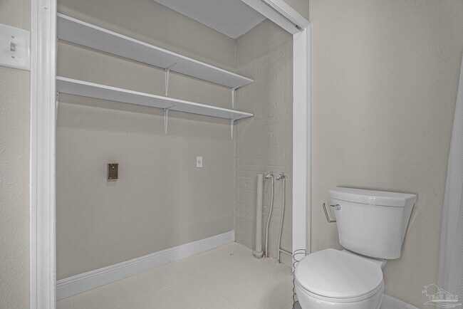 Building Photo - 830 W Moreno St