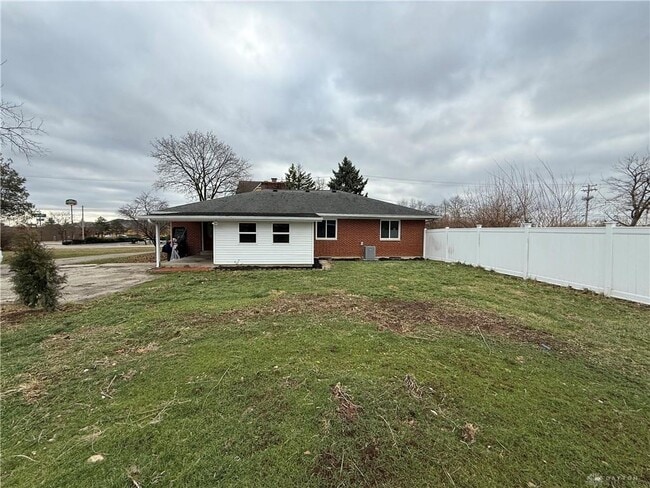 Building Photo - 3641 Maxton Rd