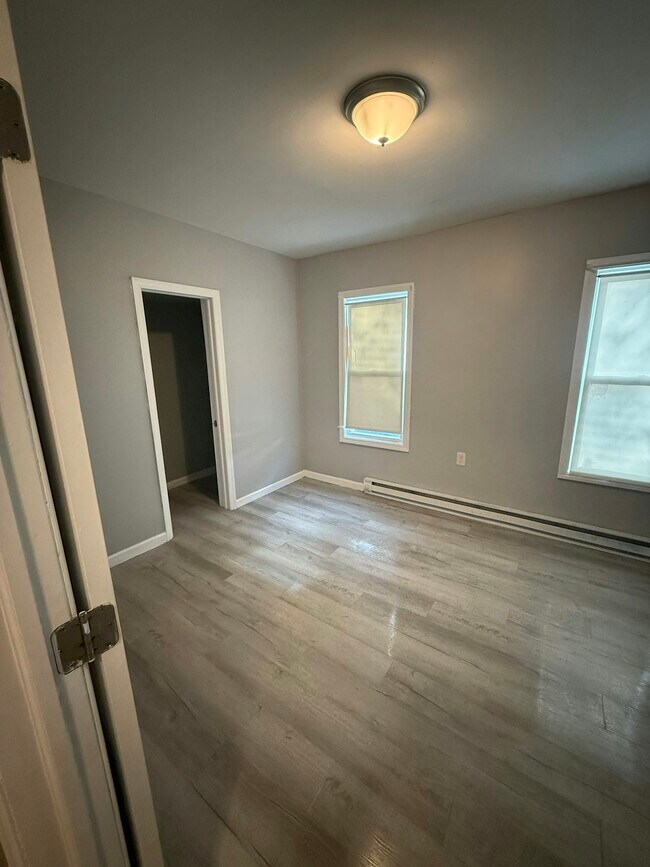 Building Photo - 188 Clinton St