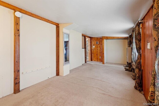 Building Photo - 7 Red Top Rd