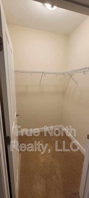 Building Photo - 960 Perry St