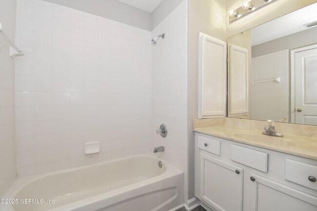 Building Photo - 14297 Fish Eagle Dr E