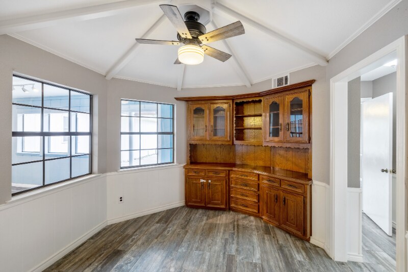 Building Photo - 1527 Estates Way