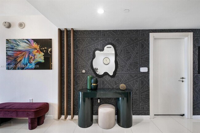 Building Photo - 200 Biscayne Blvd Way