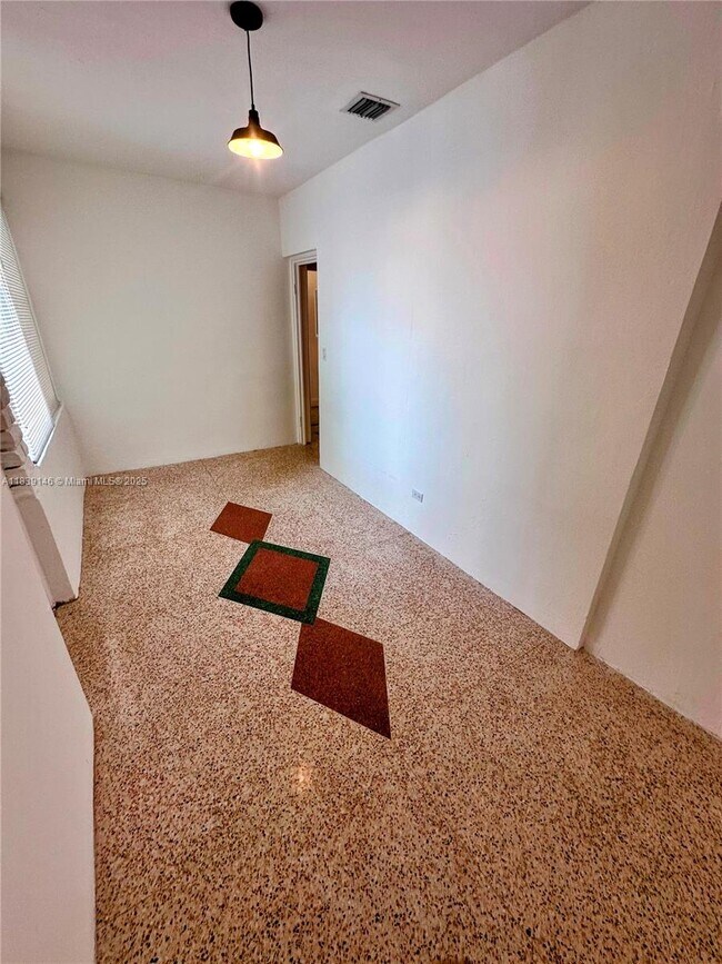 Building Photo - 9065 Harding Ave