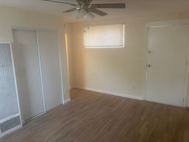 Building Photo - 2746 W Glenrosa Ave