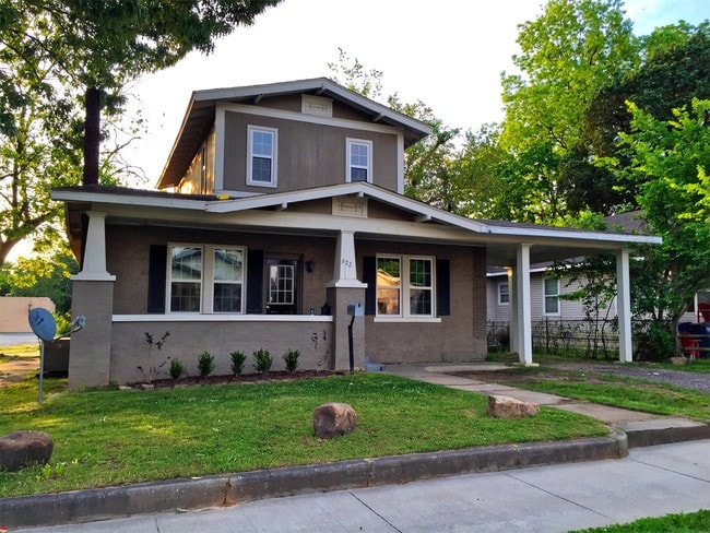 Building Photo - 622 Belle Ave