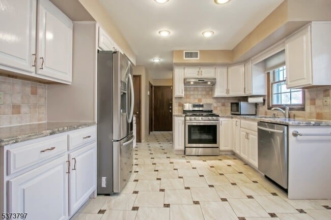 Building Photo - 619 Osio Ln