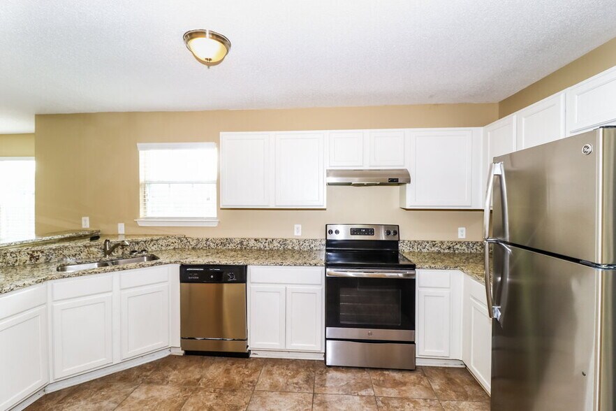 Building Photo - 4551 Blue River Dr