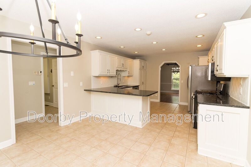 Building Photo - 510 Woodrose Ln
