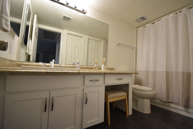 Building Photo - 1200 E River Rd