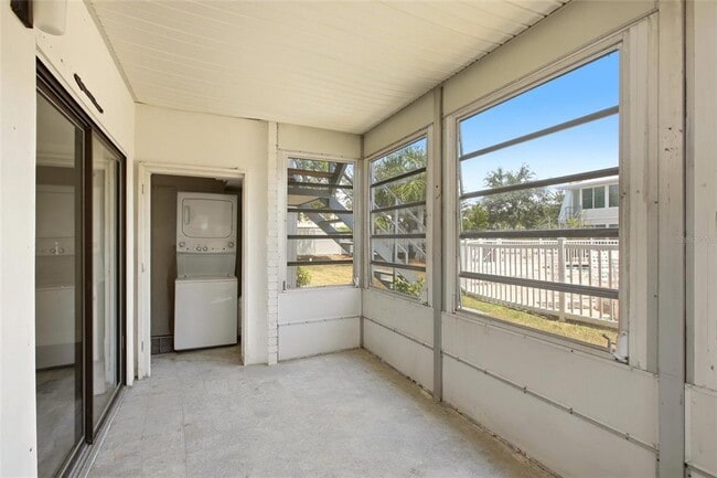 Building Photo - 22333 Edgewater Dr