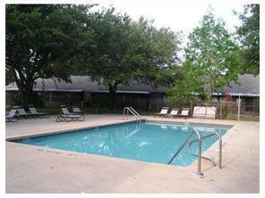 Building Photo - MOVE IN SPECIAL- Cozy 1 Bed/ 1 Bath in King Oak Villas