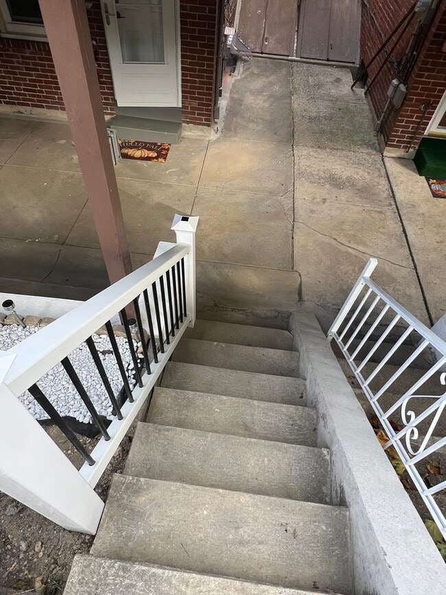 Building Photo - Newly Updated 3 bedroom Mount Penn Home with garage