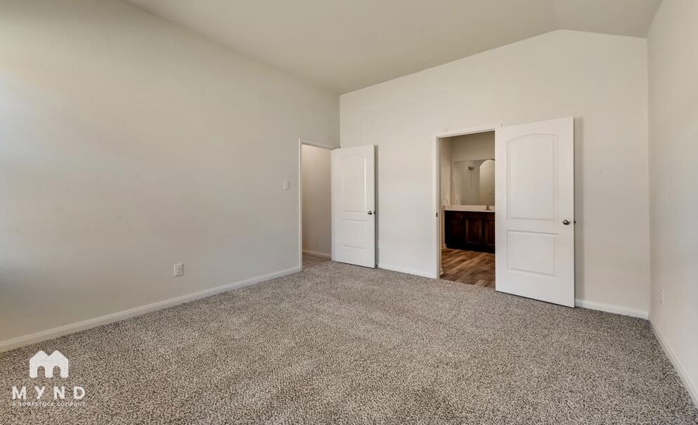 Building Photo - 143 Bovine Dr