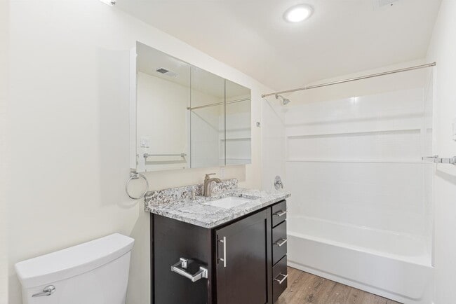 Building Photo - 208 13th St NW