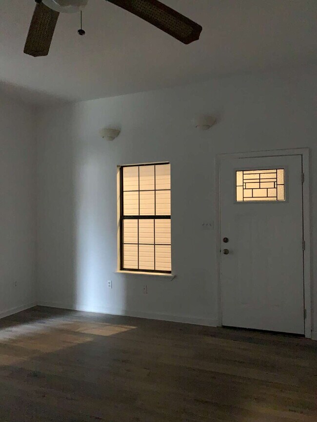 Building Photo - 1115 W Jefferson Ave
