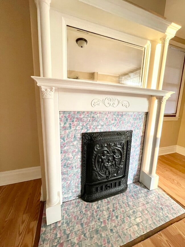 Building Photo - 2018 Clifton Ave