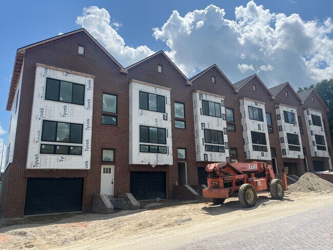 Building Photo - 4BR 3bath Townhome NEW CONSTRUCTION midtown