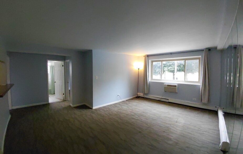 Building Photo - 4939 S Dorchester Ave