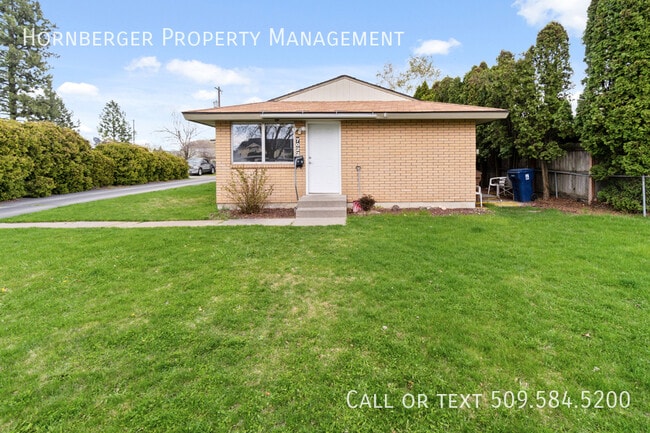 Building Photo - Duplex on the North Side