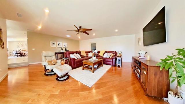 Building Photo - 1150 Marine View Dr