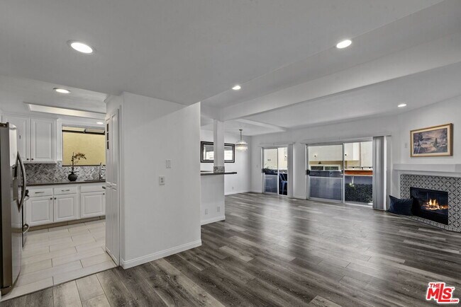 Primary Photo - 1811 Manning Ave