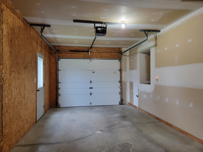 Building Photo - 3 Abbey Ln