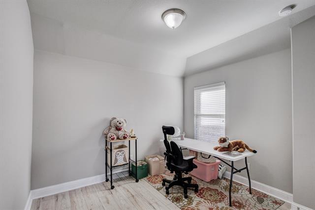 Building Photo - 8701 Tutbury Pl