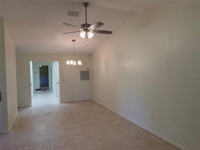 Building Photo - 1203 Saxony Cir