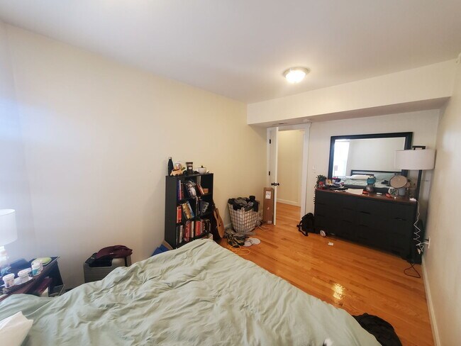 Building Photo - 23 Weitz St